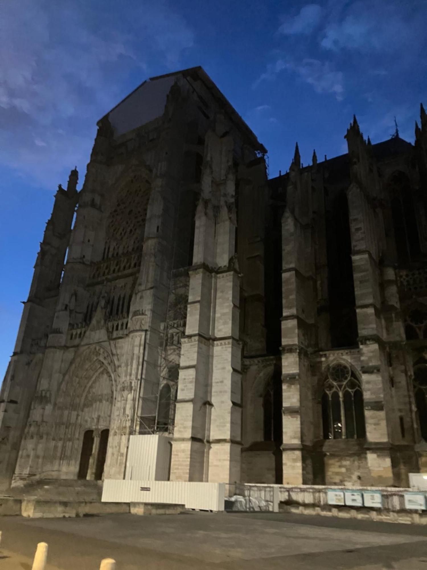 Lovely Appartement Vue Cathedrale โบเวส์ ภายนอก รูปภาพ